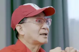 Lục Tiểu Linh Đồng đáp trả