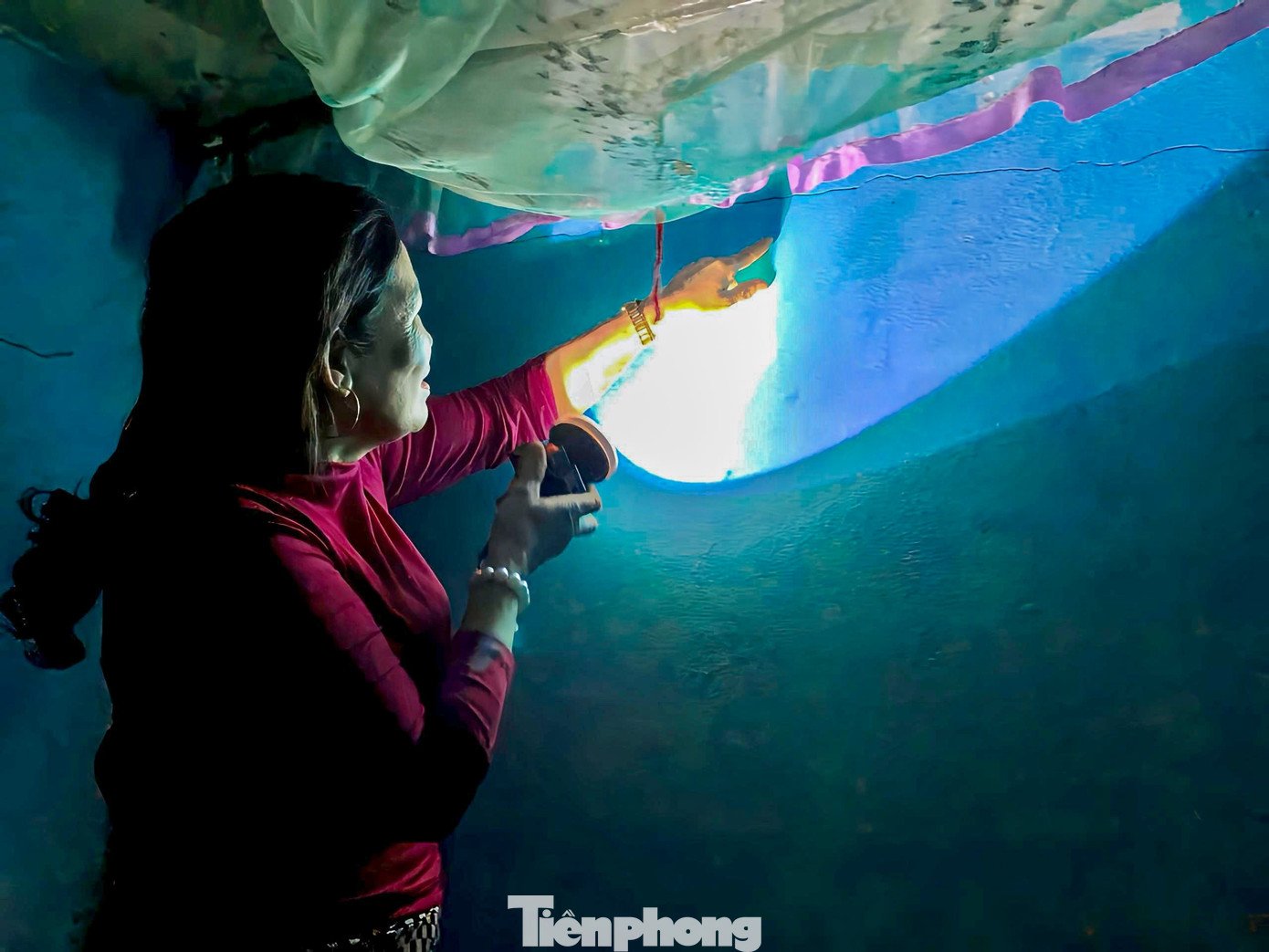 Đất sạt vào tận nhà, nhiều hộ dân Đà Nẵng không dám ngủ mỗi khi mưa lớn - 9