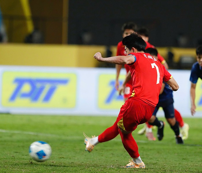 Đình Bắc: Người hùng của U22 Việt Nam, ngôi sao sáng bóng đá Đông Nam Á - 11