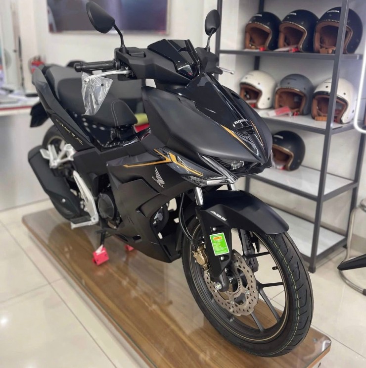 Giá xe côn Honda Winner R cuối tháng 12/2025, giảm sốc gần 11 triệu đồng - 1