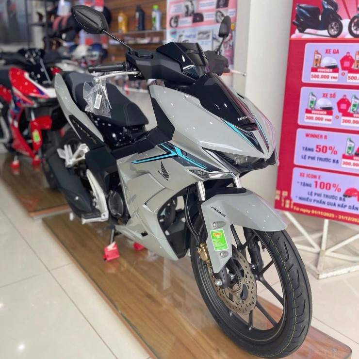 Giá xe côn Honda Winner R cuối tháng 12/2025, giảm sốc gần 11 triệu đồng - 4
