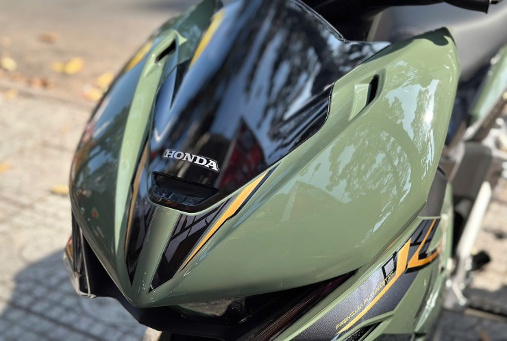 Giá xe côn Honda Winner R cuối tháng 12/2025, giảm sốc gần 11 triệu đồng - 5