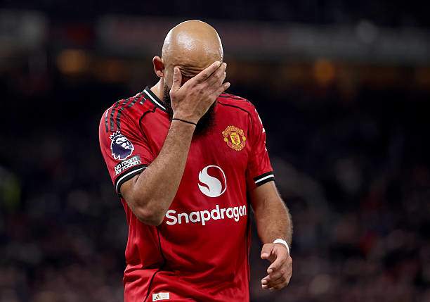 MU thủng lưới quá nhiều thời gian gần đây và lại mất 3 cầu thủ dự CAN