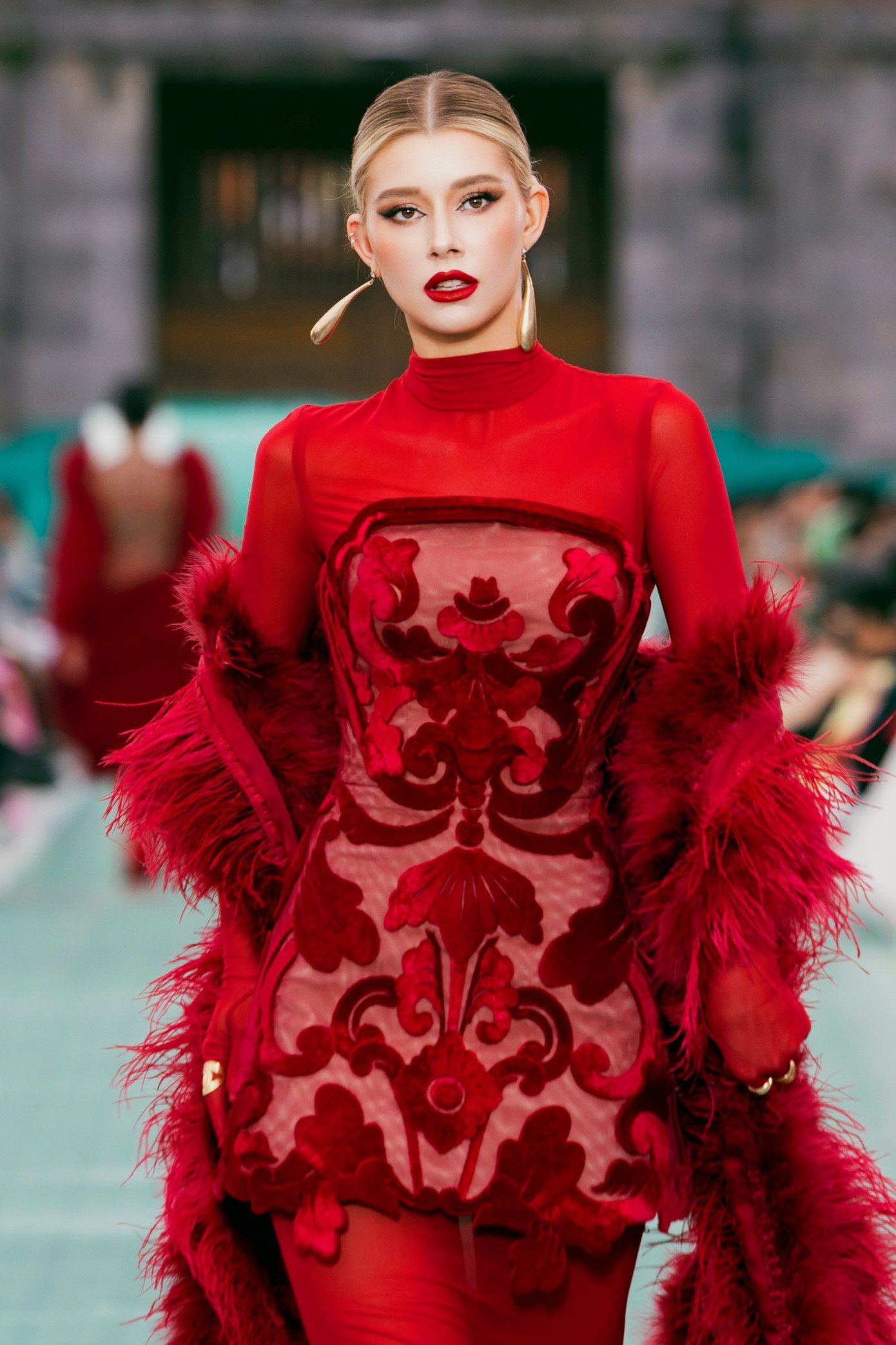 Nhan sắc người đẹp Mỹ được cộng đồng nhan sắc quốc tế dự đoán đăng quang Miss Cosmo 2025 - 9