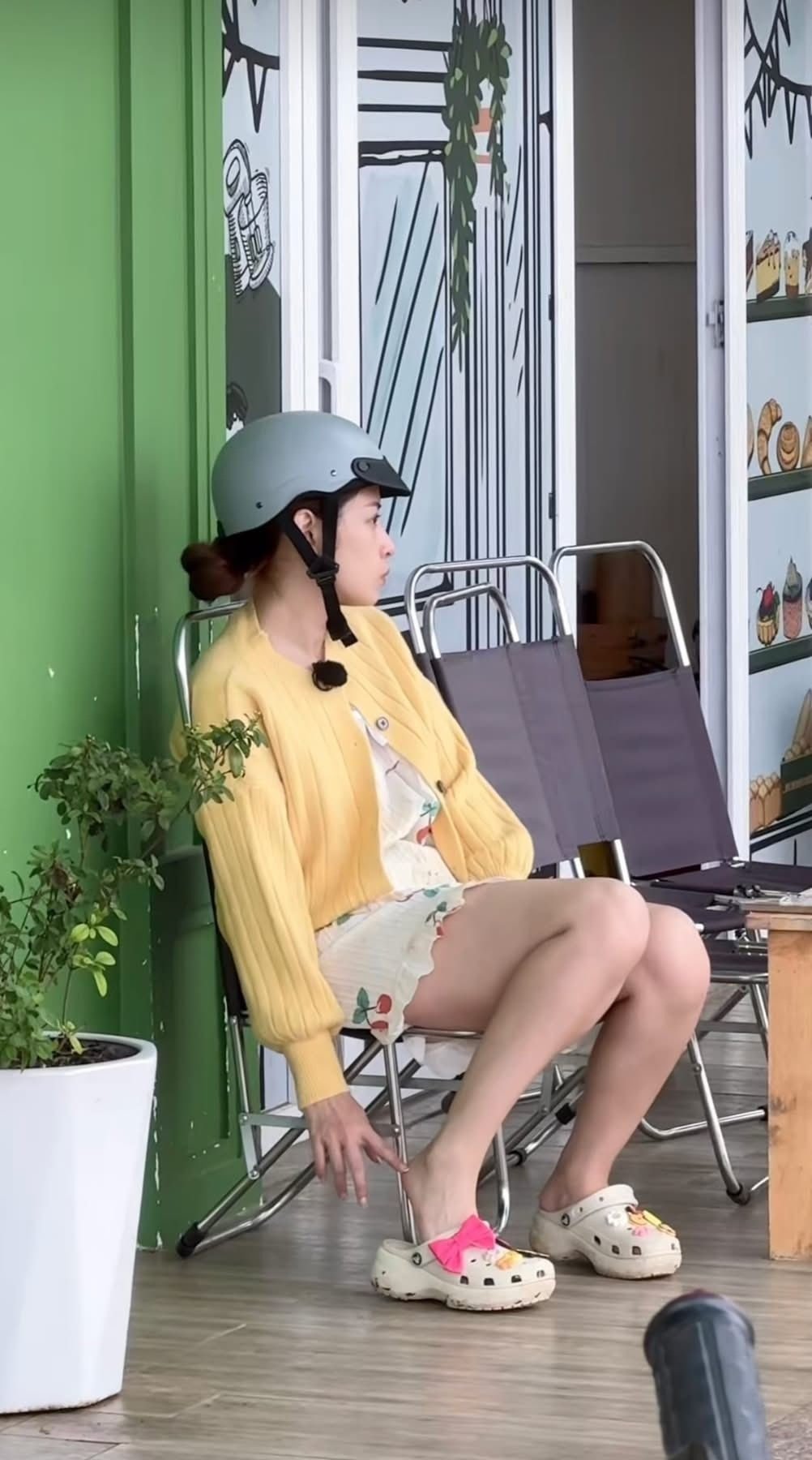 Sao Việt đu trend “ảnh trạm tỷ”: Huyền Lizzie sang chảnh, đến Chi Pu thì lạ lắm - 14