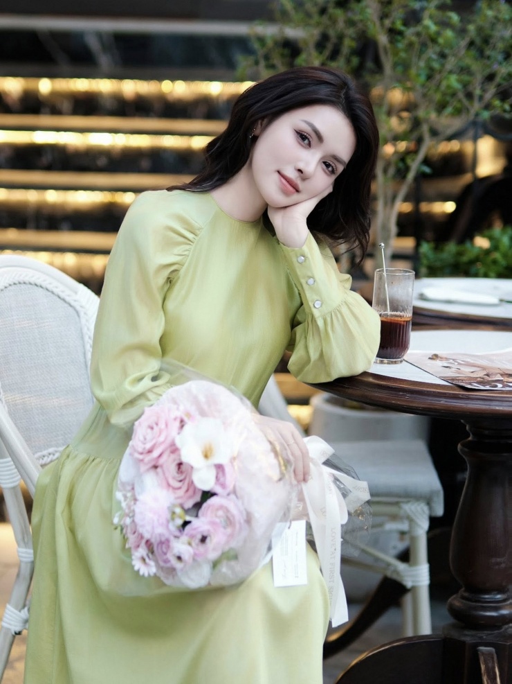 Hình ảnh đời thường của diễn viên Bích Ngọc - cô gái 24 tuổi chuộng phong cách nhẹ nhàng, nữ tính.&nbsp;