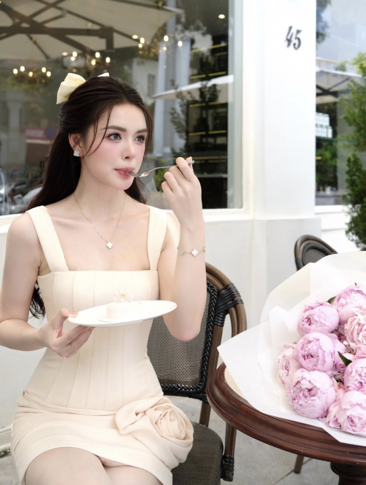 Xinh đẹp, cuốn hút nhưng Bích Ngọc chưa có bạn trai.