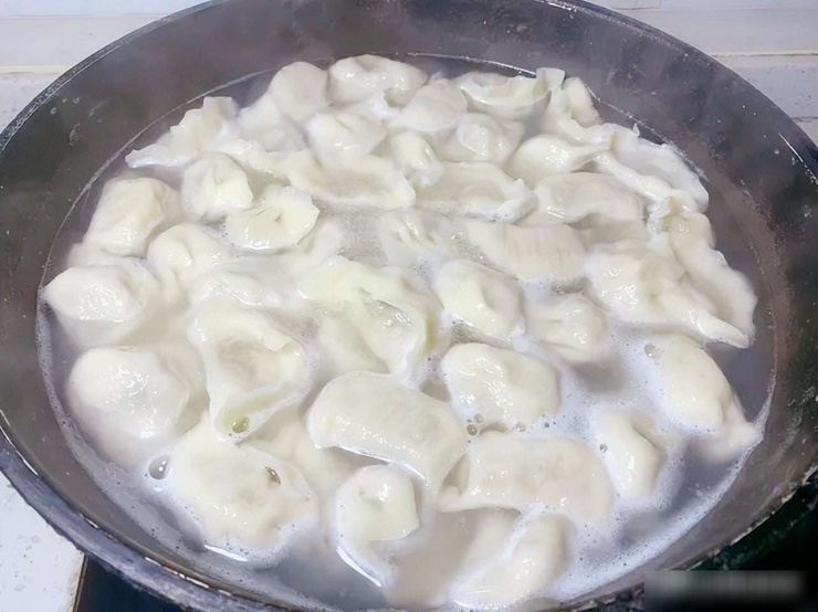 Loại rau dại ít người biết, ngon hơn rau hẹ, bổ hơn bắp cải, dưỡng gan, tốt cho mắt, làm nhân sủi cảo cực thơm - 6