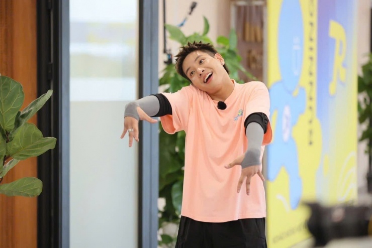 Không còn là "hoàng tử", Quân A.P trở thành nhân tố hài gây bất ngờ.