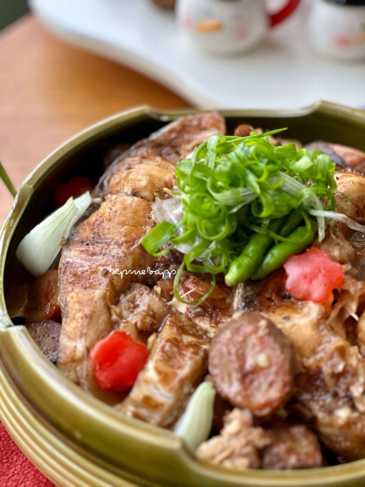 Cách kho cá với chuối xanh: Màu sắc, hương vị của cá kho hoàn hảo