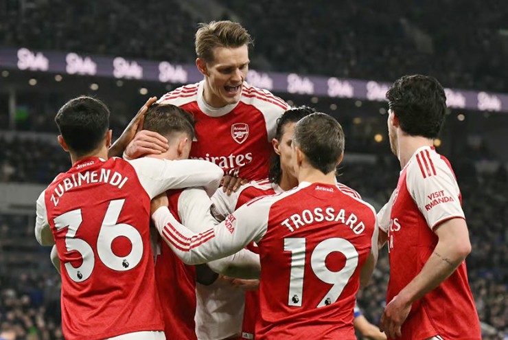 Arsenal thắng xấu xí: Bản lĩnh vượt qua áp lực, chờ phá "lời nguyền Giáng sinh"