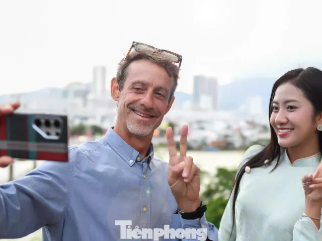 Hoa hậu Hà Trúc Linh 'check-in' điểm du lịch nổi tiếng Khánh Hòa