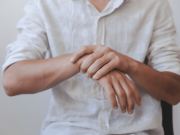 Tê tay tưởng là chuyện nhỏ nhưng lại là dấu hiệu của bệnh khó chữa