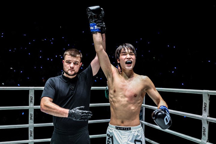 Liu Mengyang giành chiến thắng.