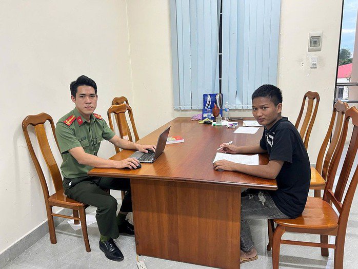 Công an Quảng Ngãi hỗ trợ đưa A.N về gia đình