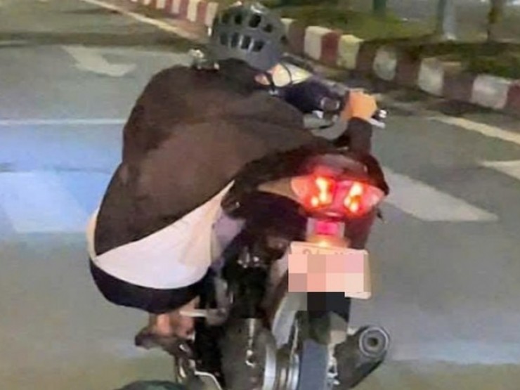 CLIP: Xử phạt thiếu niên “làm xiếc” khi U22 Việt Nam đoạt huy chương vàng tại SEA Games 33