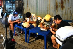 Ra nhậu để "chia sẻ chuyện buồn với bạn", người đàn ông bị phạt 9 triệu đồng