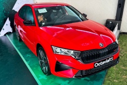 Chi tiết mẫu xe hiệu suất cao Skoda Octavia RS đầu tiên tại Việt Nam
