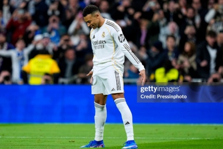 Mbappe đón sinh nhật 27 tuổi: San bằng kỷ lục của CR7, bất ngờ ăn mừng theo kiểu "Siu"