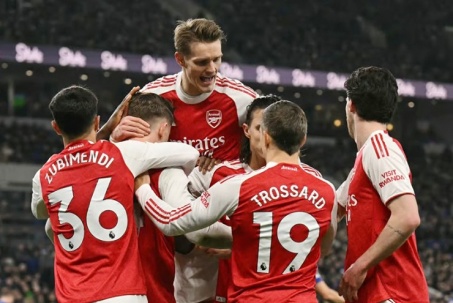 Arsenal thắng xấu xí: Bản lĩnh vượt qua áp lực, chờ phá "lời nguyền Giáng sinh"