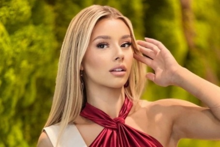 Sắc vóc đời thường gợi cảm của tân Miss Cosmo 2025