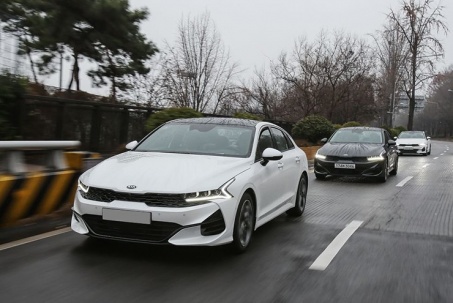 Giá xe KIA K5 lăn bánh tháng 12/2025, ưu đãi tới 90 triệu đồng