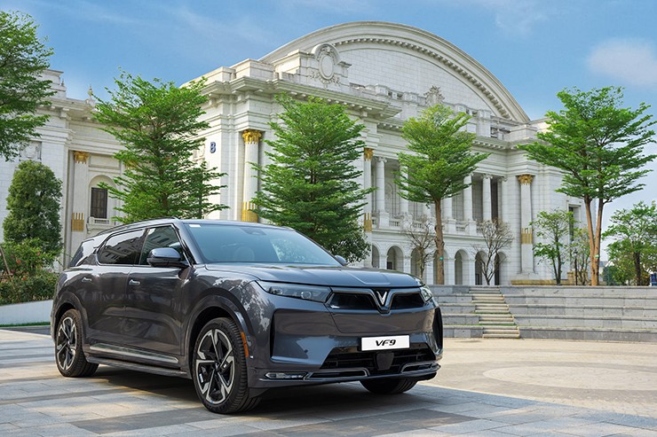 Giá xe VinFast VF 9 niêm yết và lăn bánh tháng 12/2025 - 1