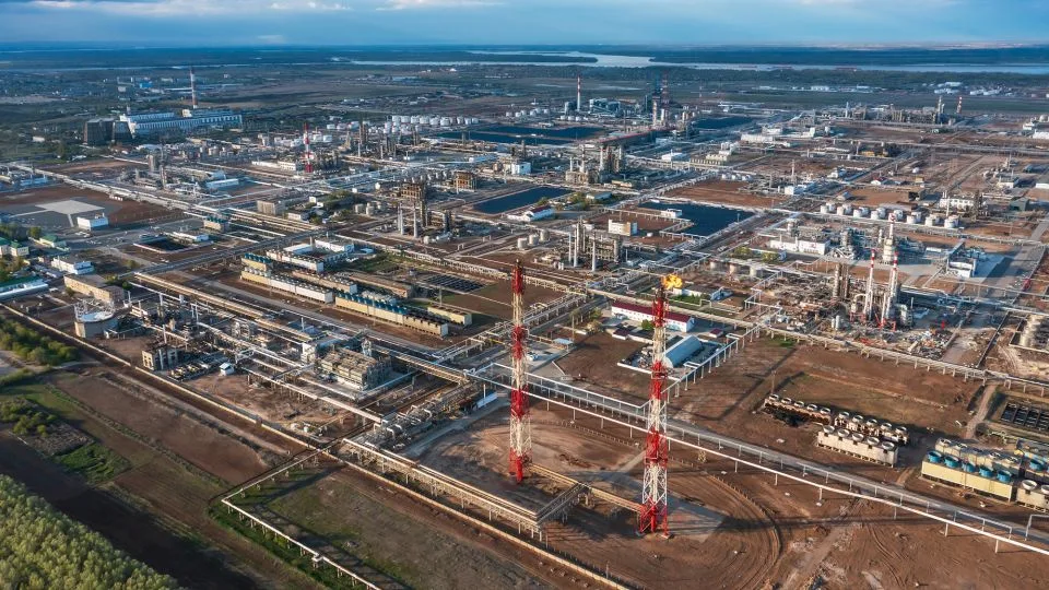 Hình ảnh nhà máy lọc dầu Lukoil ở Volgograd, Nga.