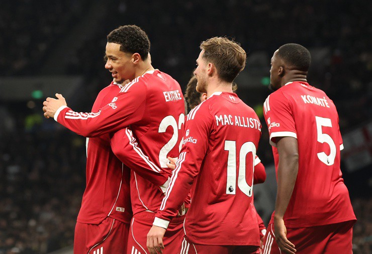 Liverpool tiếp đà hồi sinh