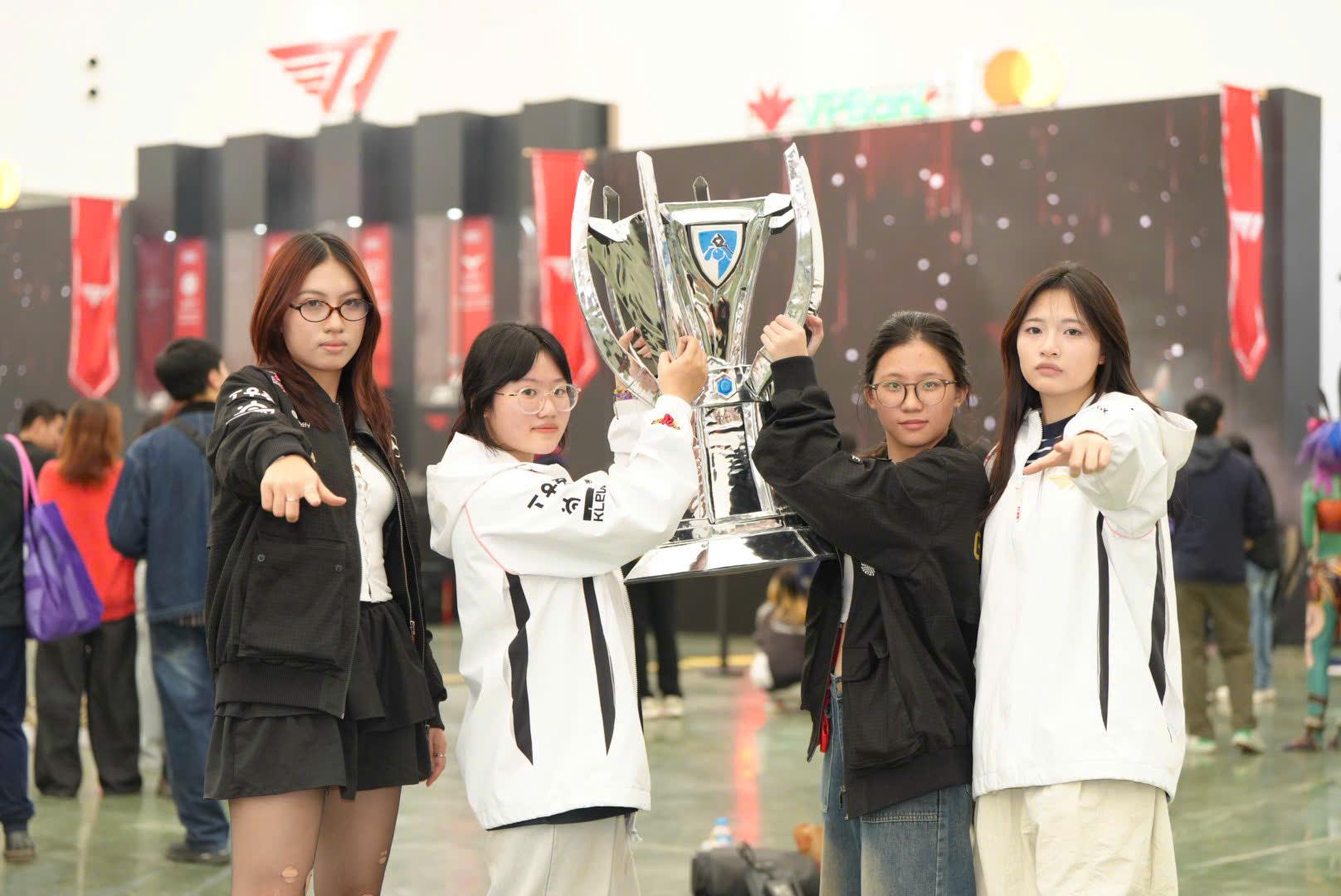 T1 là đội tuyển eSport sở hữu lượng fan đông đảo nhất tại Việt Nam.