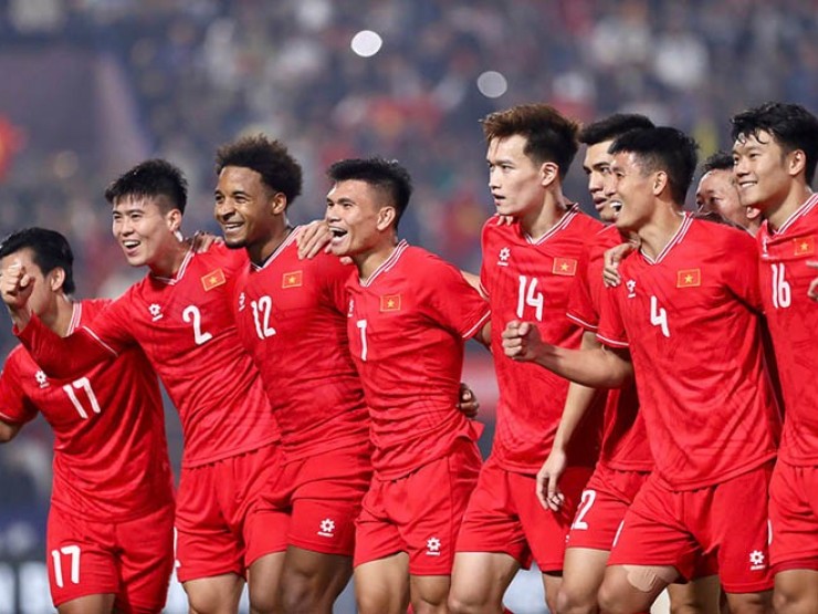 ĐT Việt Nam thăng tiến mạnh nhất thế giới, Malaysia lao dốc trên bảng xếp hạng FIFA
