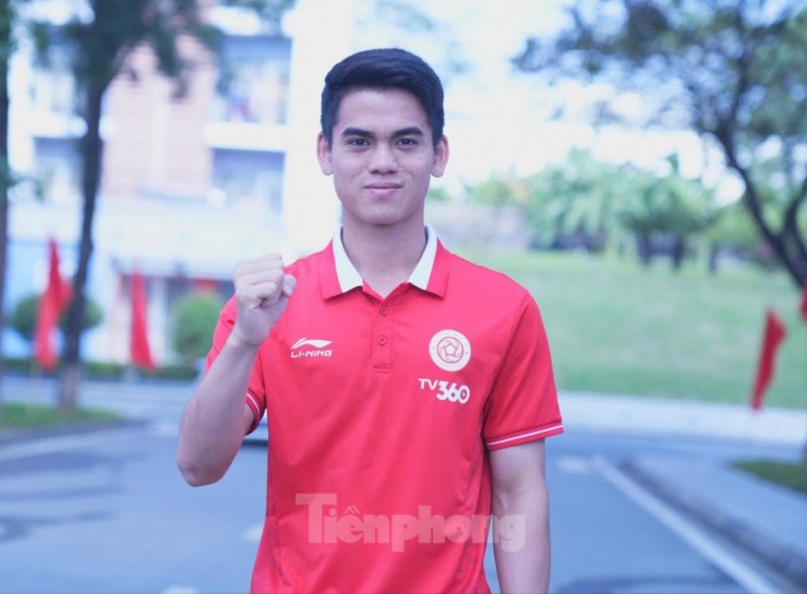 Cầu thủ Khuất Văn Khang chia sẻ về thành tích ở đấu trường khu vực. Ảnh: Trọng Quân.