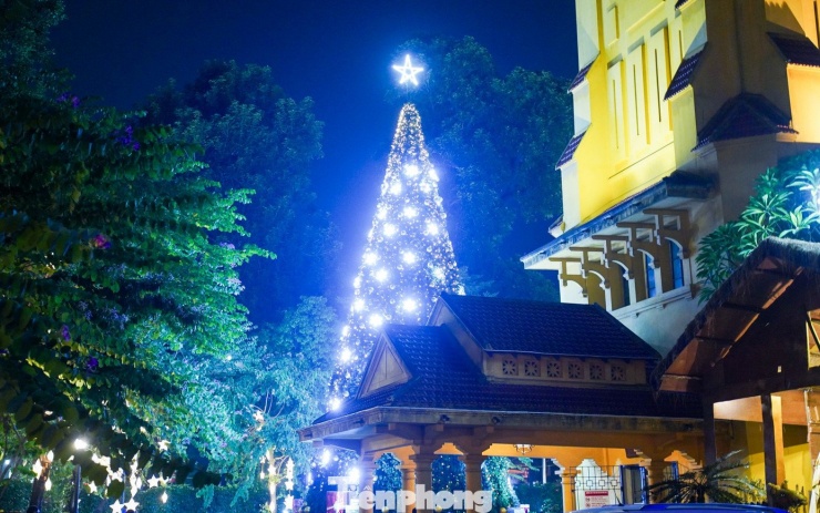 Biển người đổ về Nhà thờ Lớn đón Giáng sinh sớm - 15