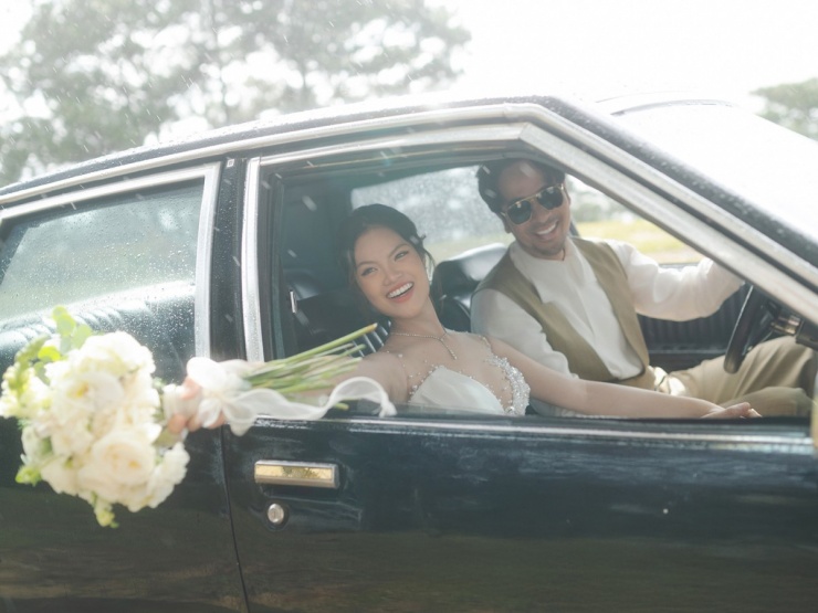 Vợ bác sĩ mặc sexy chụp ảnh cưới với Đoàn Minh Tài - 1