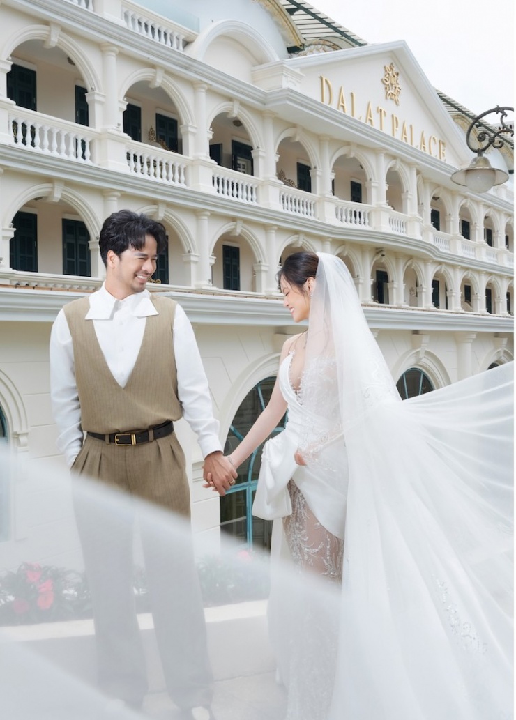 Vợ bác sĩ mặc sexy chụp ảnh cưới với Đoàn Minh Tài - 4