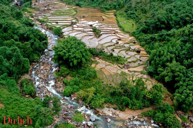 Độc đáo di sản ruộng bậc thang vào mùa nước đổ ở Sơn Tây Thượng - 4