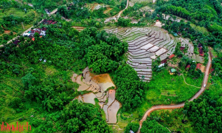 Độc đáo di sản ruộng bậc thang vào mùa nước đổ ở Sơn Tây Thượng - 10