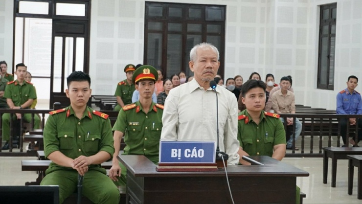Bị cáo Uyên tại phiên tòa.