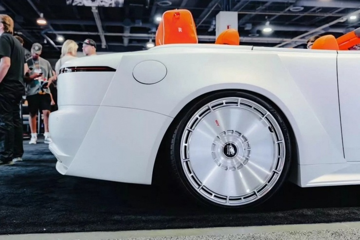 Rolls-Royce Dawn độ độc lạ, chỉ có 25 chiếc toàn cầu - 4
