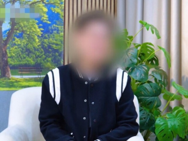 Vị khách lạ đến nhà đưa một tờ giấy, ông bố 2 con bàng hoàng khi phát hiện sự thật của vợ