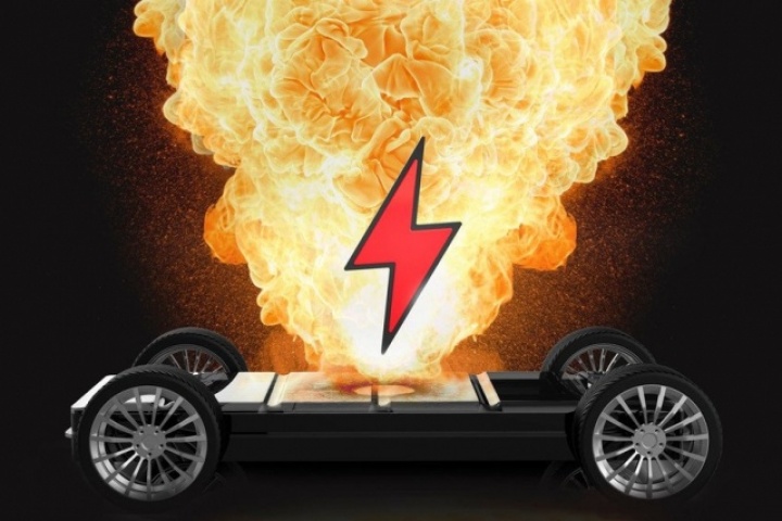 Xe điện có thực sự dễ bốc cháy hơn xe chạy xăng?
