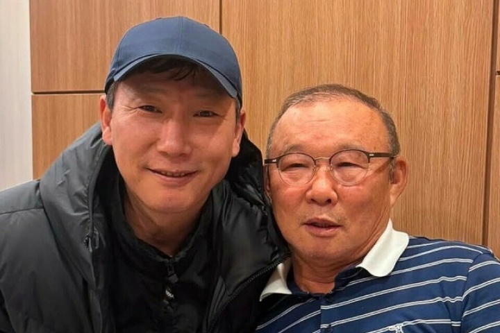 HLV Park chúc mừng U22 Việt Nam vô địch SEA Games