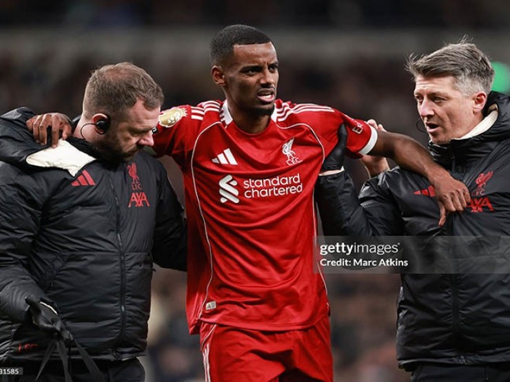 Cập nhật chấn thương Isak: Liverpool lo ngại "bom tấn" 125 triệu bảng gãy chân
