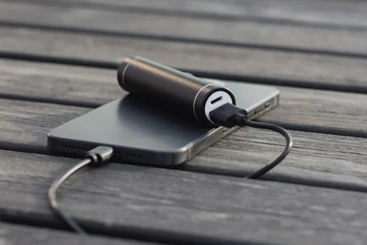 Khám phá những công dụng bất ngờ của sạc dự phòng cũ - 1