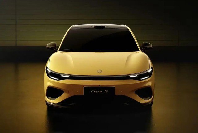 Mẫu hatchback Lafa 5 nổi bật với phong cách hiện đại, thể thao.