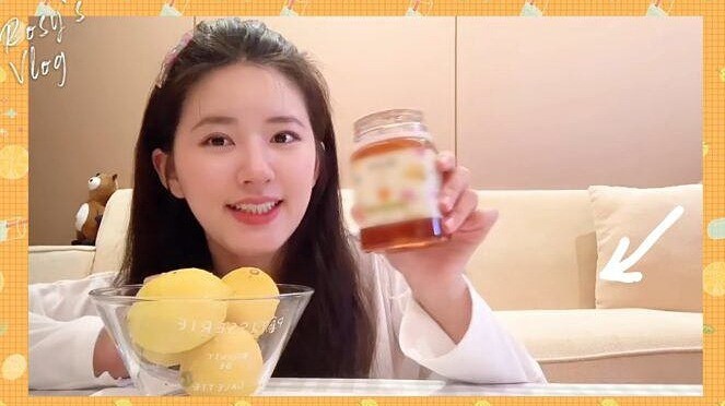 Triệu Lộ Tư tiết lộ trên vlog thức uống giúp cô làm trắng da gồm các nguyên liệu quen thuộc: chanh dây, chanh tươi, mật ong.