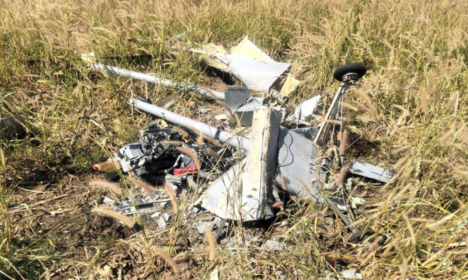 Những vật thể được cho là xác UAV Thái Lan tại tỉnh Banteay Meanchey hôm 21/12. Ảnh: Khmer Times