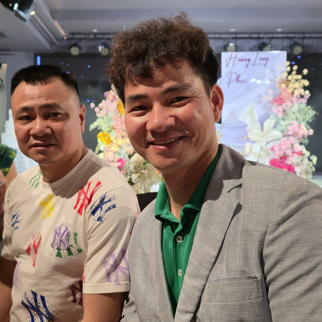 2 nghệ sĩ gạo cội của làng sân khấu miền Bắc thân nhau từ trong công việc ra đến ngoài đời.