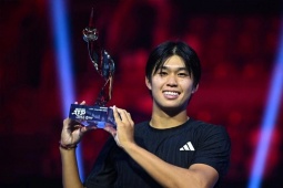 Nóng nhất thể thao sáng 22/12: Tay vợt gốc Việt Learner Tien vô địch Next Gen ATP Finals