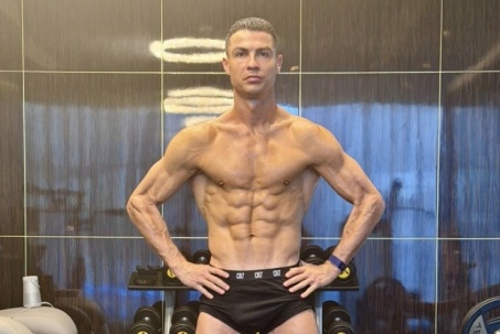Cách Ronaldo giữ hình thể như tạc tượng ở tuổi 40